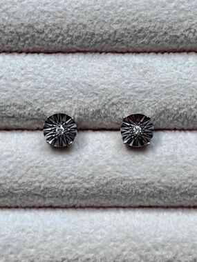 E023 | Petite Diamond Starburst Studs
